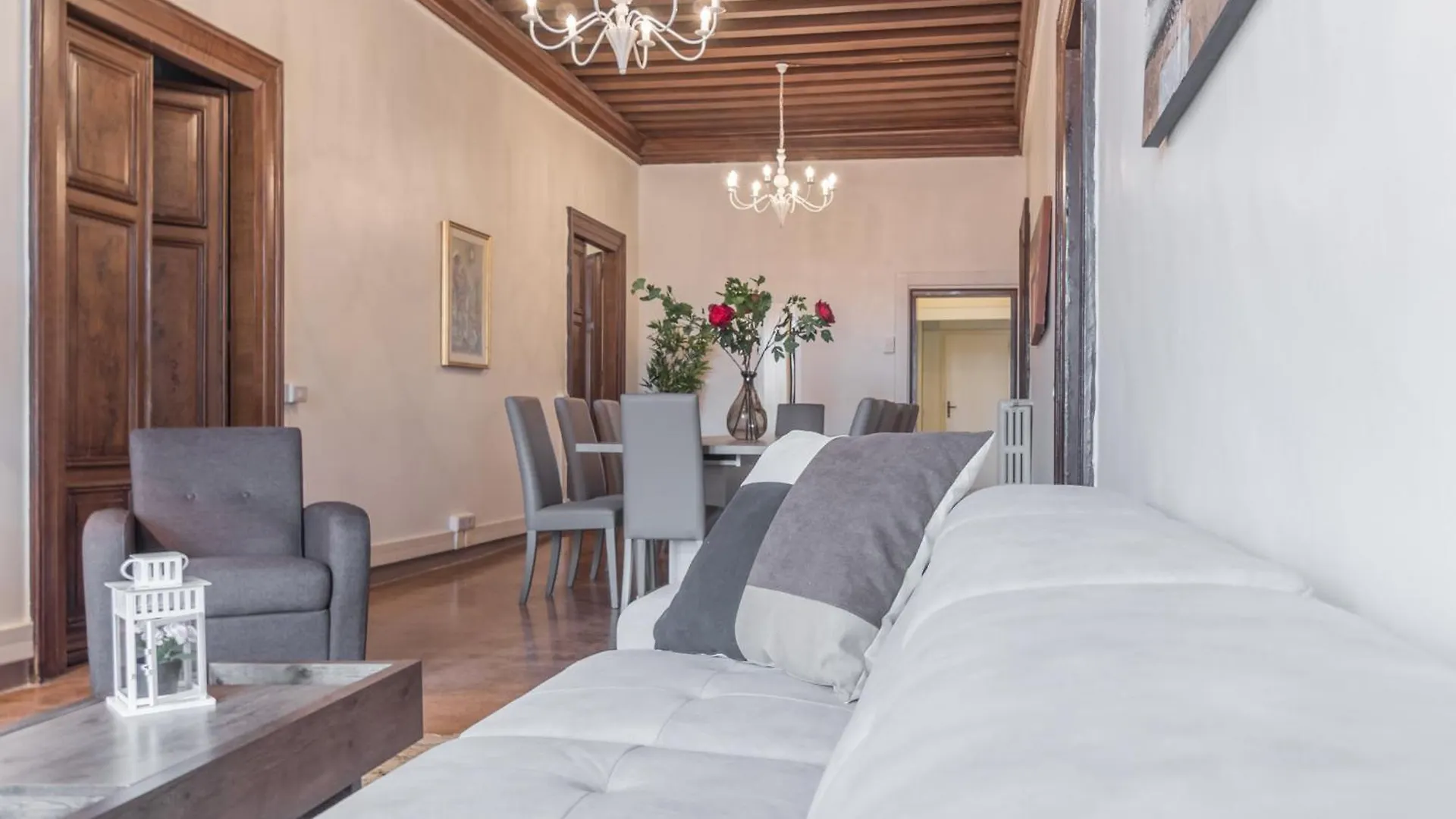 Riva Palace Apartments By Wonderful Italy Benátky