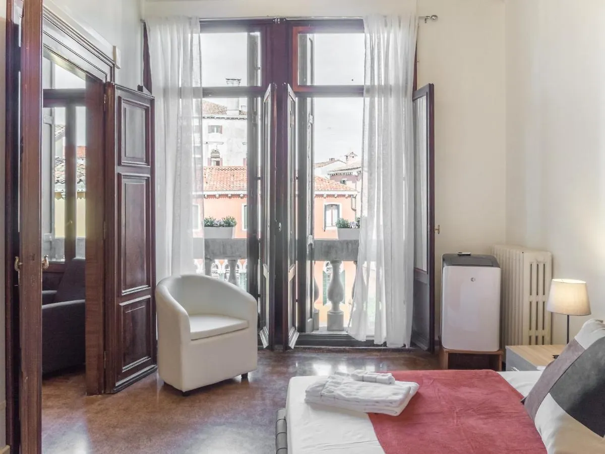 Riva Palace Apartments By Wonderful Italy Βενετία 0*,