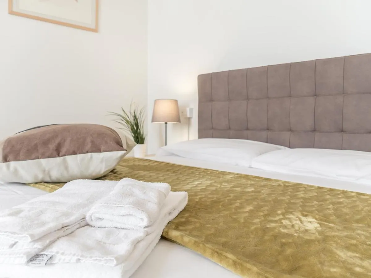 Riva Palace Apartments By Wonderful Italy Βενετία 0*,