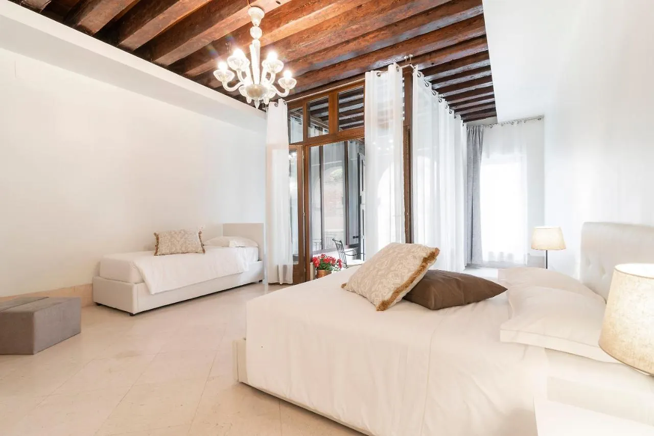Riva Palace Apartments By Wonderful Italy Βενετία