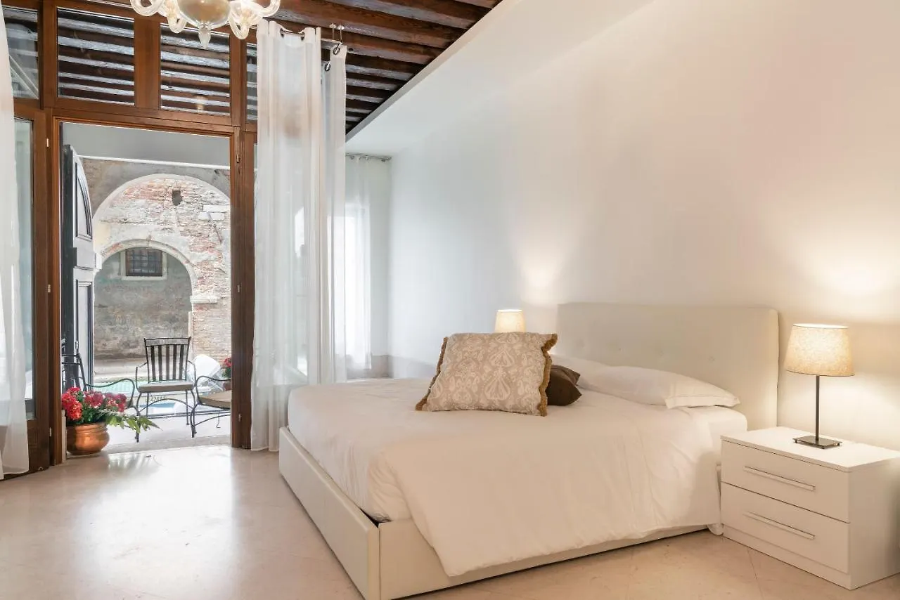 Riva Palace Apartments By Wonderful Italy Βενετία